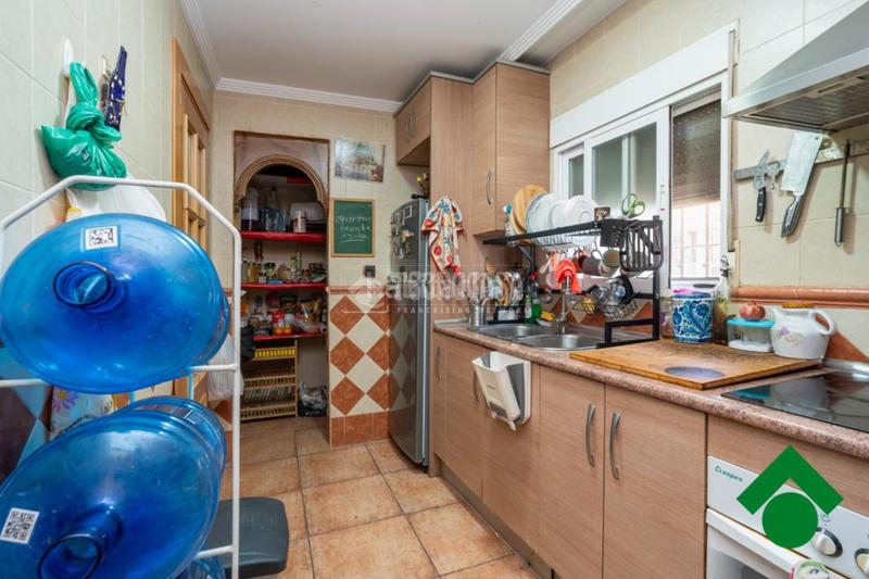 Foto e7946632-81f9-46a6-931c-d757d9be4eac. Casa aparellada a Atarfe