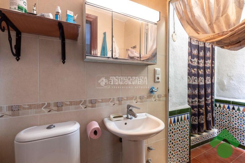 Foto 1241281d-03b8-4c59-914e-1f494cd31201. Casa aparellada amb aparcament a Pinos Puente