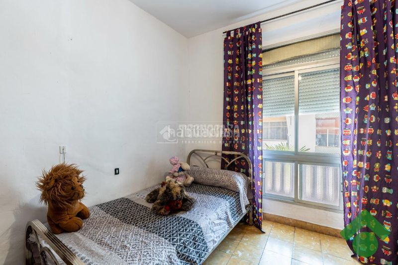 Foto 35cde246-49a4-46f2-8d9f-7653eb060291. Casa aparellada amb aparcament a Pinos Puente