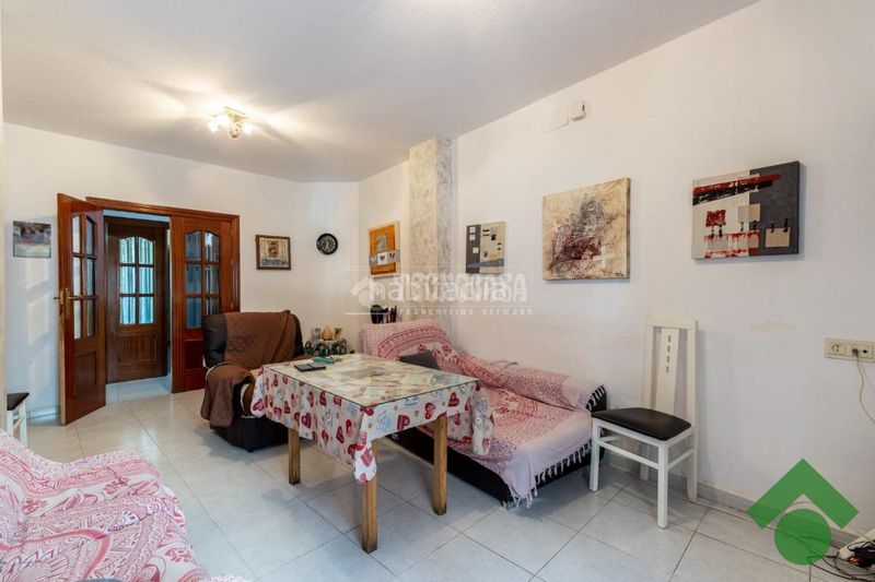 Foto f3a00793-30ee-486a-b610-b0b9c174967a. Casa aparellada amb aparcament a Pinos Puente