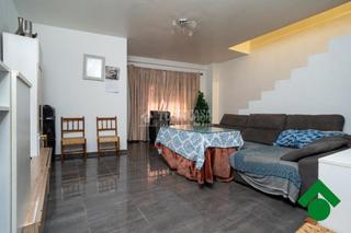 Maison jumelée à Atarfe. Casa en venta en atarfe