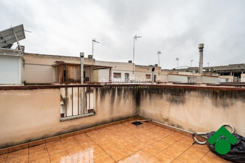 Foto 7da8a0f1-8c9e-40a0-a78c-51217db535e9. Casa aparellada amb aparcament a Atarfe