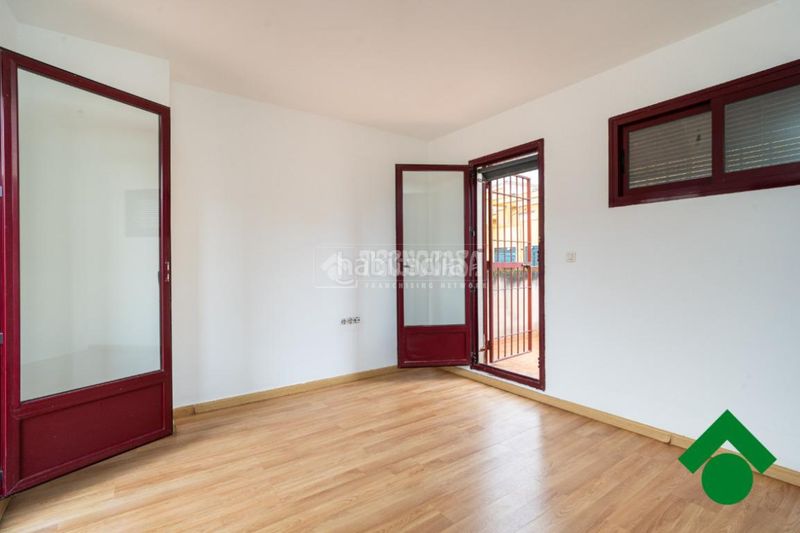 Foto e9fe5cb1-4ef2-4c9b-a8f9-1ed313297968. Casa aparellada amb aparcament a Atarfe