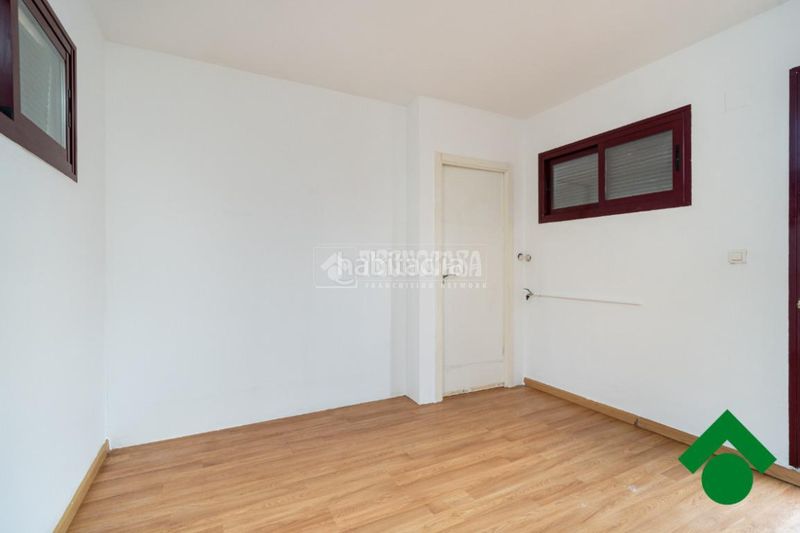 Foto f11c0952-9889-4235-a850-5330f6dbbf09. Casa aparellada amb aparcament a Atarfe