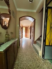 Casa aparellada en Pinos Puente. Casa en venta en pinos puente