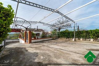 Casa aparellada en Pinos Puente. Casa en venta en pinos puente