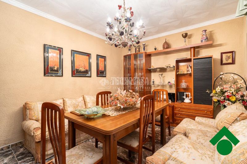 Foto e1f3235f-4e0e-48e3-ad96-c1c96333b87b. Casa aparellada a Atarfe