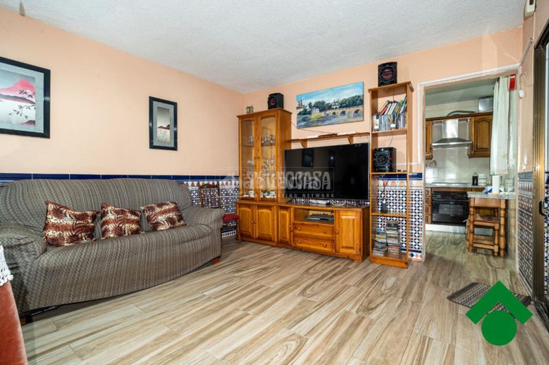 Foto f1b0af70-79d2-46a5-b640-f3d50f0b996a. Casa aparellada a Atarfe