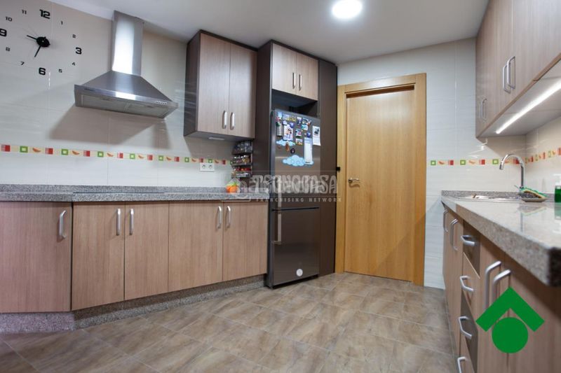 Foto 9e65bd35-2f59-4bda-af44-e506e12d692d. Pis a Atarfe