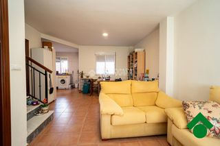 Casa aparellada en Atarfe. Casa en venta en atarfe