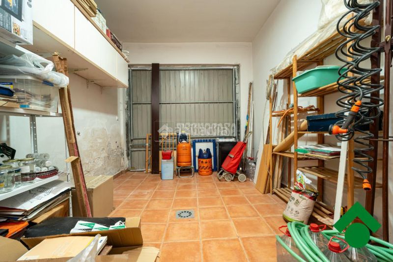 Foto 02c0f9f4-56f7-4c03-80fb-e219d915552a. Casa aparellada amb aparcament a Atarfe