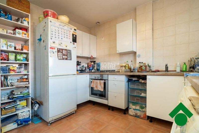 Foto 1837cd62-cc10-4561-bdcd-ba773eed1315. Casa aparellada amb aparcament a Atarfe