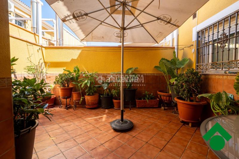 Foto 68e4ac05-e545-4726-bd40-bc4eb66a2d75. Casa aparellada amb aparcament a Atarfe