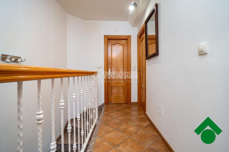Foto ba4ad900-8886-464a-b339-dd398ceb304a. Casa aparellada amb aparcament a Atarfe