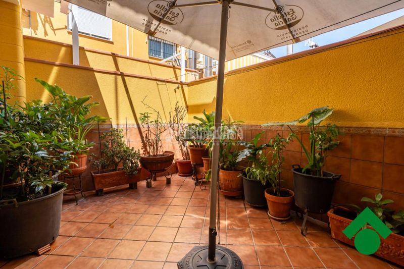 Foto c892d71e-9b37-411c-8d32-ce0536dcda46. Casa aparellada amb aparcament a Atarfe