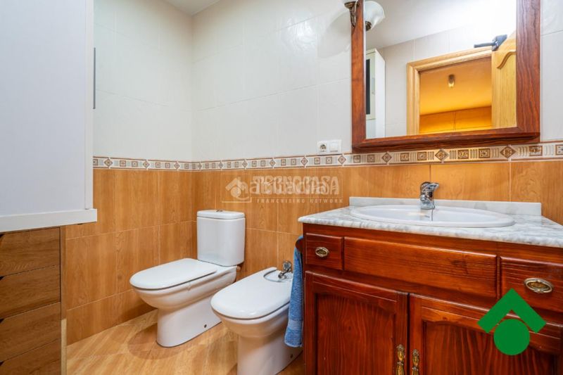 Foto dc4d95b6-7892-4a7d-9959-536972673eee. Casa aparellada amb aparcament a Atarfe