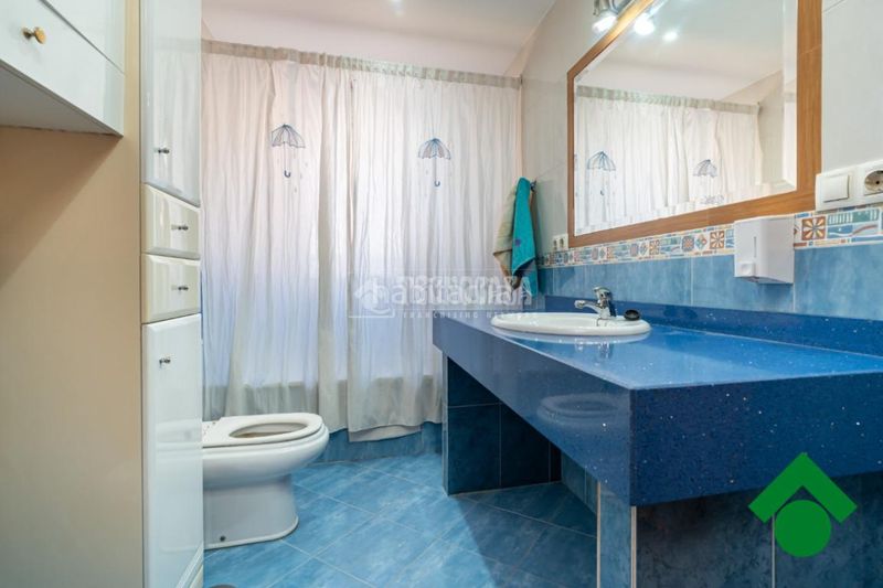 Foto efe27ed7-e785-4f53-9369-f47235ccd874. Casa aparellada amb aparcament a Atarfe