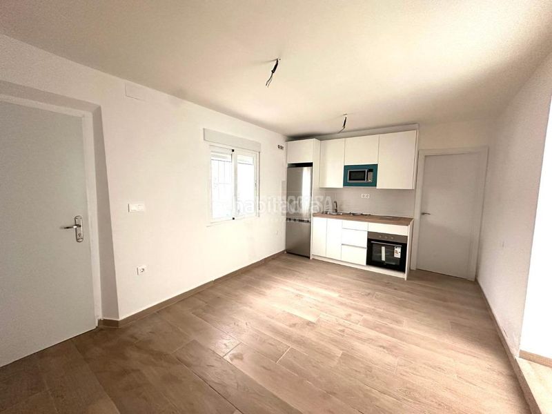 Foto c1e1c6b1-7e95-444f-ada3-c4e0b3b87b83. Casa aparellada a Atarfe