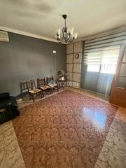 Casa aparellada a Pinos Puente. Casa en venta en pinos puente