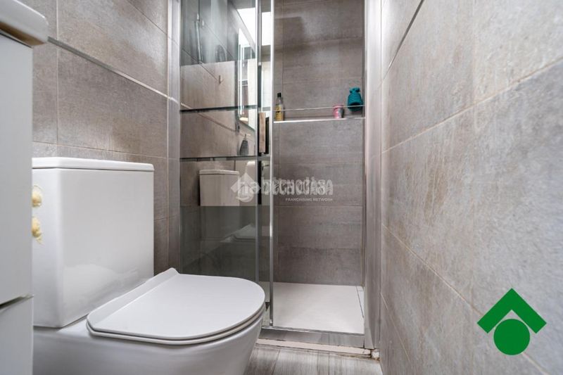 Foto f87daef9-03e4-49fb-9be6-9350eeca8ffc. Casa aparellada amb aparcament a Atarfe