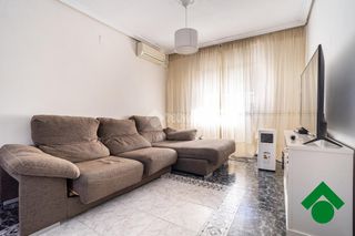 Casa aparellada en Pinos Puente. Casa en venta en pinos puente