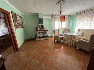 Casa aparellada en Pinos Puente. Casa en venta en pinos puente