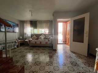 Casa aparellada a Pinos Puente