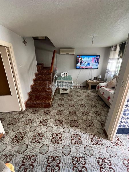 Foto b8f8ca5d-aa7e-4a8e-a032-117192fcde46. Casa aparellada a Pinos Puente