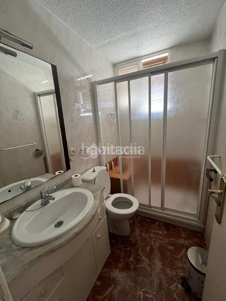 Foto d4a76f15-2941-4999-bb1c-d8f9c0f1b2fb. Casa aparellada a Pinos Puente