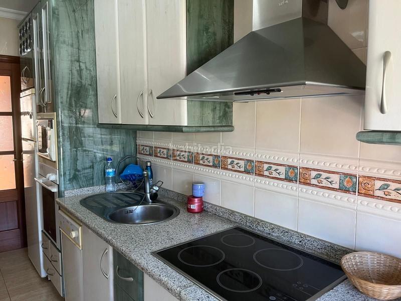 Foto 8f480a86-b9e4-49bd-9d08-5b99f2bb320c. Piso amplio piso en la azucarera en Paseo Marítimo de Levante Torre del Mar