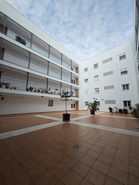 Foto ff02f756-a498-40f9-b182-08564e8dd962. Piso ámplio piso en la azucarera en Paseo Marítimo de Levante Torre del Mar