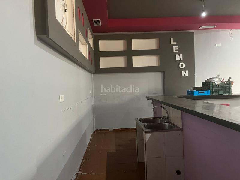 Foto 748ea263-5b71-4e71-ab47-ef7967eb7832. Location local commercial dans Centro Torre del Mar