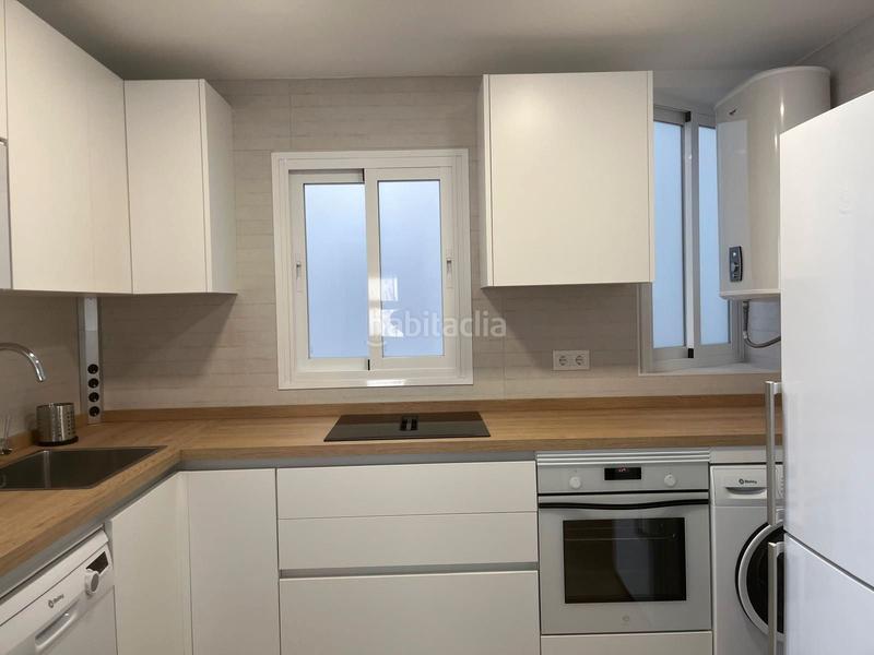 Foto 686af27b-6f02-43b1-bff9-5a010e839c51. Lloguer pis amb calefacció a Centro Torre del Mar