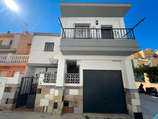 Casa a Poniente-Faro. Casa muy cerca de la paya