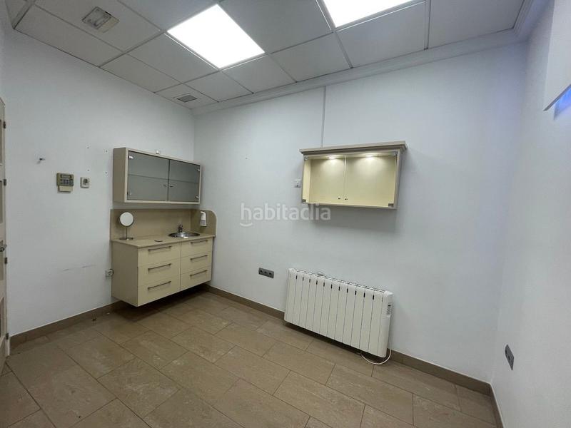 Foto ef15fecc-88fc-4177-8c27-6dcb9356c2cc. Locale commerciale in Centro Torre del Mar