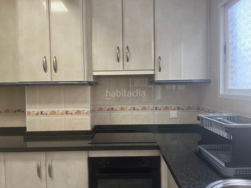 Foto 61264612-b9ab-46c5-9178-a699cbb06835. Pis a Paseo Marítimo de Levante Torre del Mar