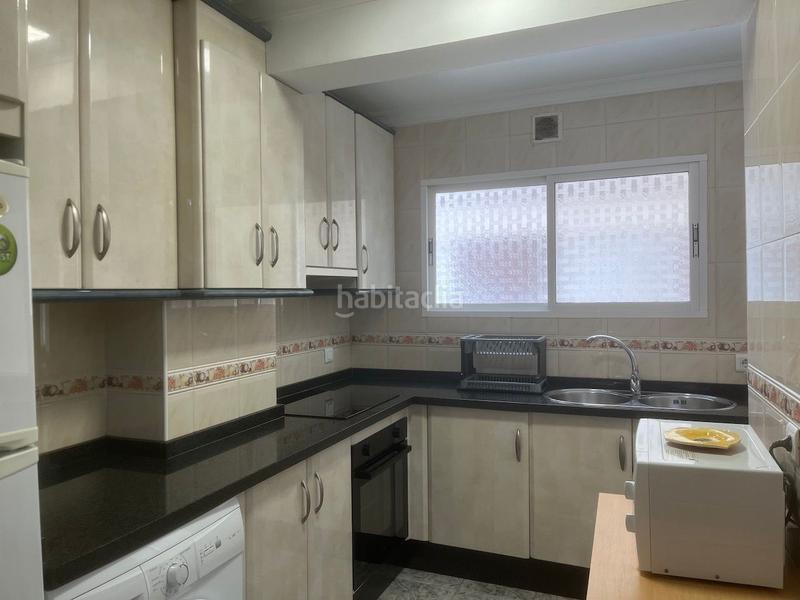 Foto 63967278-738b-48fe-8370-df6274bbdd10. Pis a Paseo Marítimo de Levante Torre del Mar