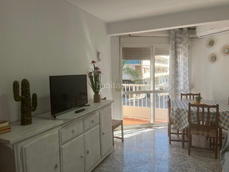 Foto 696579fc-69d6-4c50-9baa-5f6b40131d87. Pis a Paseo Marítimo de Levante Torre del Mar