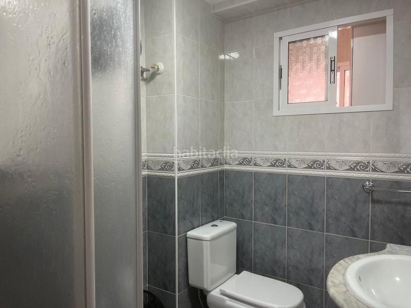 Foto bb56c04e-f485-4945-9353-cef0bd407029. Pis a Paseo Marítimo de Levante Torre del Mar