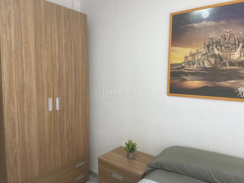 Foto dd33702f-c0e5-4999-9951-36d4e323e67e. Pis a Paseo Marítimo de Levante Torre del Mar