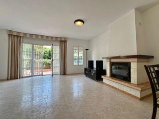 Haus  Villa de madrid. Exclusiva casa adosada de 350 m con piscina y jardín en vélezmál