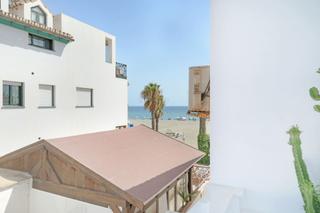 Casa a Caleta de Velez. Fantástica casa en primera linea de playa.