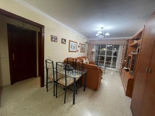Miete Etagenwohnung in Poniente-Faro. Piso centrico