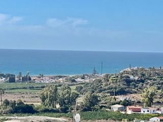 Casa adossada a Almayate Bajo. Casa de 2 dormitorios en valle niza