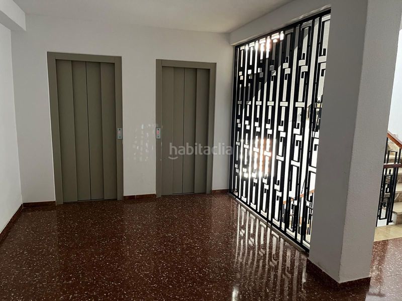 Foto 0ca53d86-2d51-4f64-8063-0c0d4574936c. Pis amb calefacció piscina a Paseo Marítimo de Levante Torre del Mar