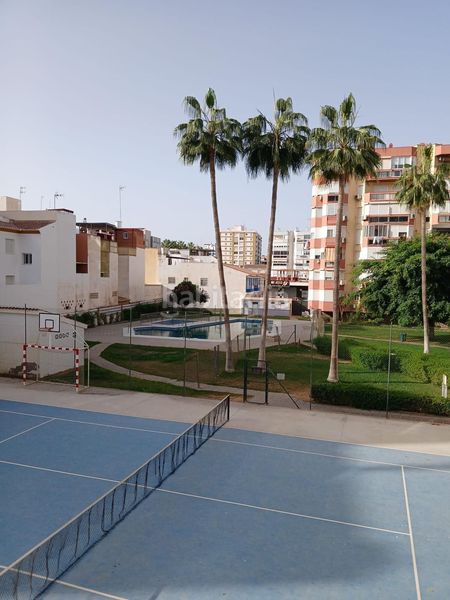 Foto 436df1c8-8d61-4d2c-9ecb-9b7a56a9bdd2. Pis amb calefacció piscina a Paseo Marítimo de Levante Torre del Mar
