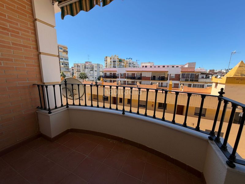 Foto ee9c1b06-612e-4ced-b4eb-bdd3d81cf7a2. Pis a Poniente-Faro Torre del Mar