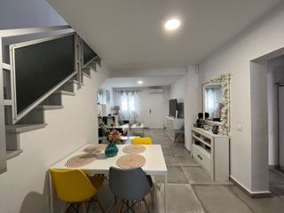 Casa a Poniente-Faro. Casa céntrica a 100 metros de la playa