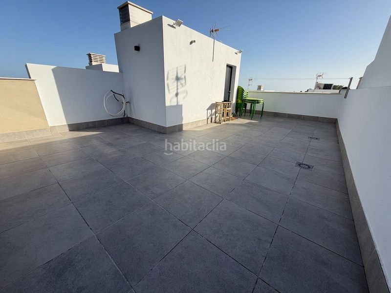 Foto e6bde4e1-bff8-4a91-abf7-3daf476eb0ce. Casa adossada amb piscina a Benajarafe