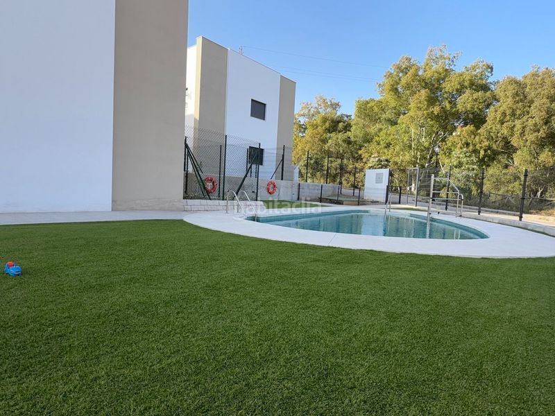 Foto e76d7765-a963-45c3-bb12-84bf12b92ce4. Casa adossada amb piscina a Benajarafe